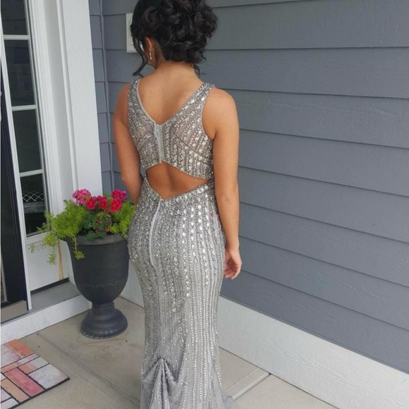 Jovani Size 0 Prom Dress - Picture 4 of 4